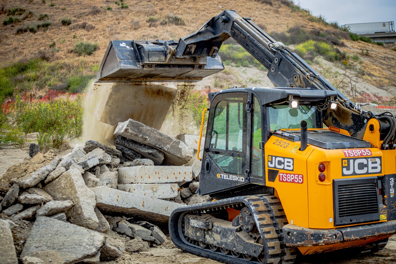 2026 JCB 3TS-8T