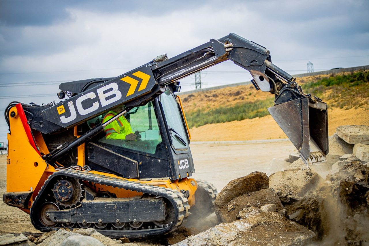2026 JCB 3TS-8T